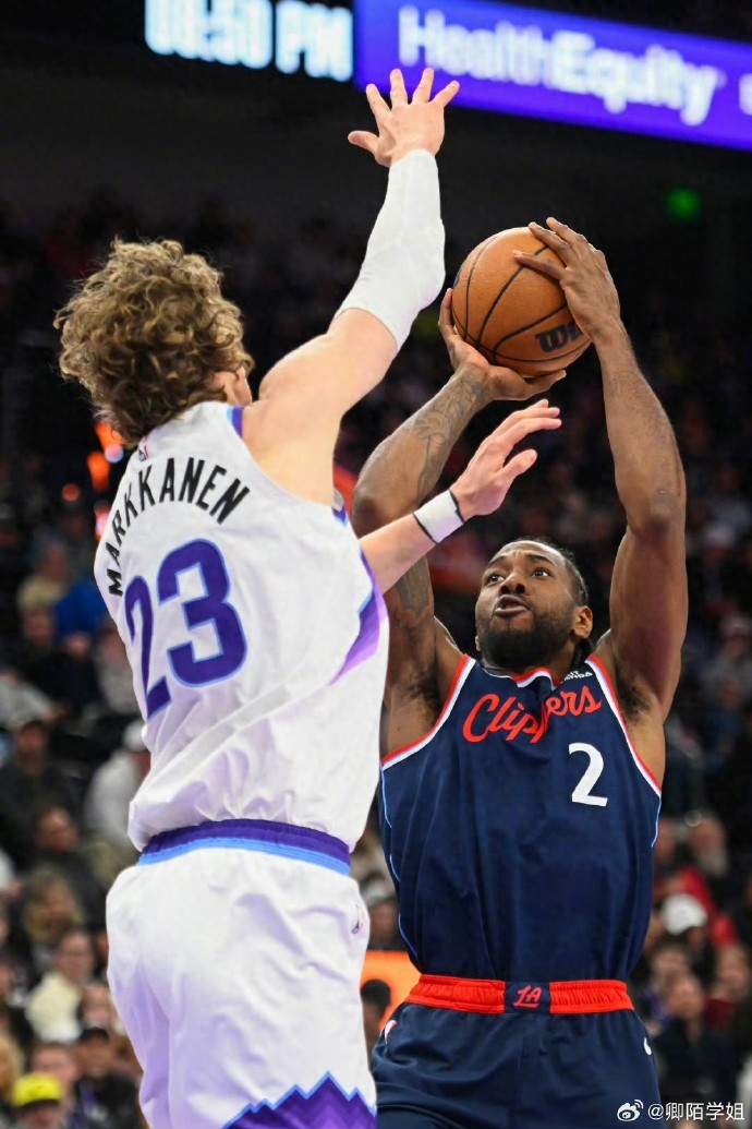 快船大胜掘金 新闻